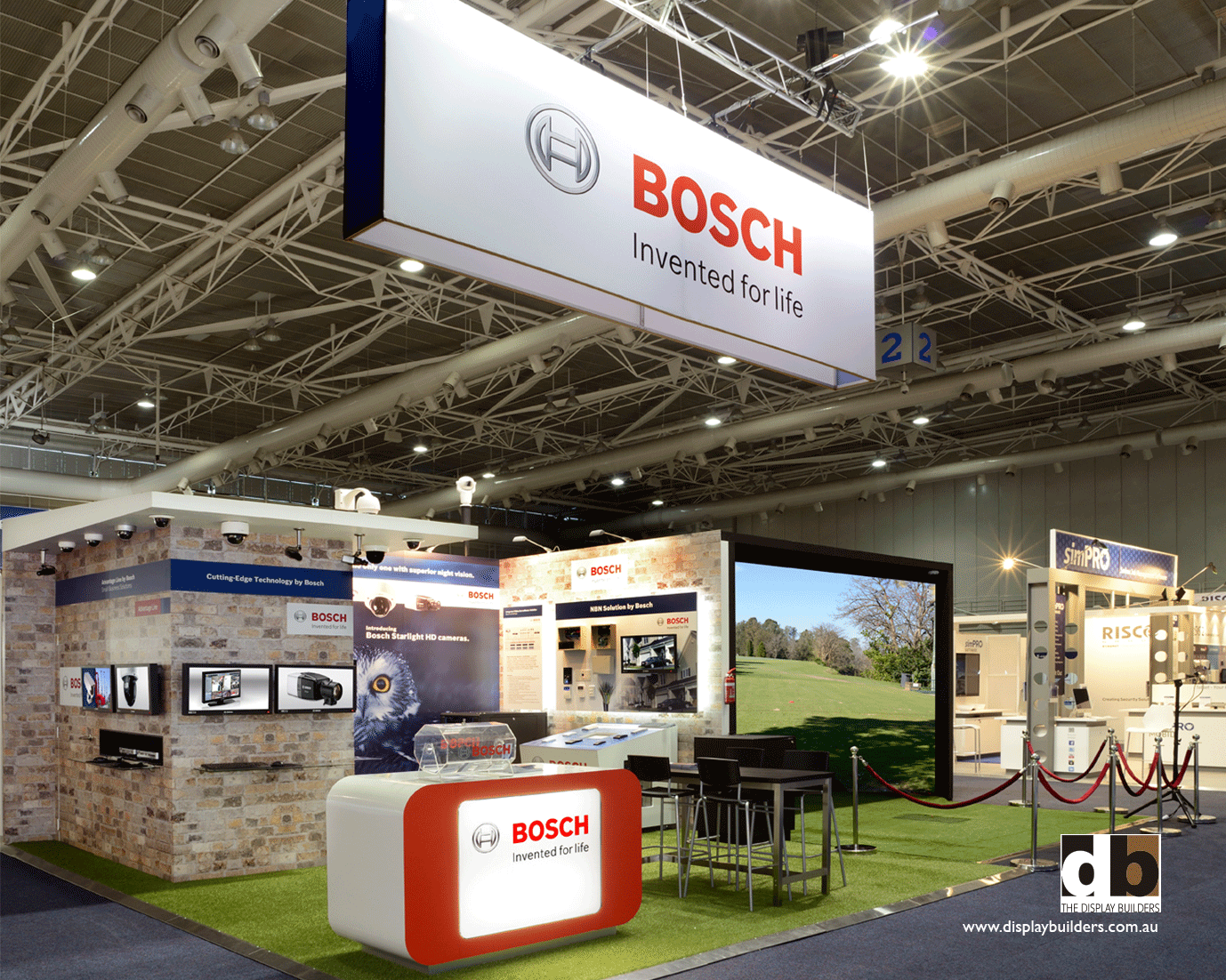 the bosch stand security 2013featured an interactive golf game to