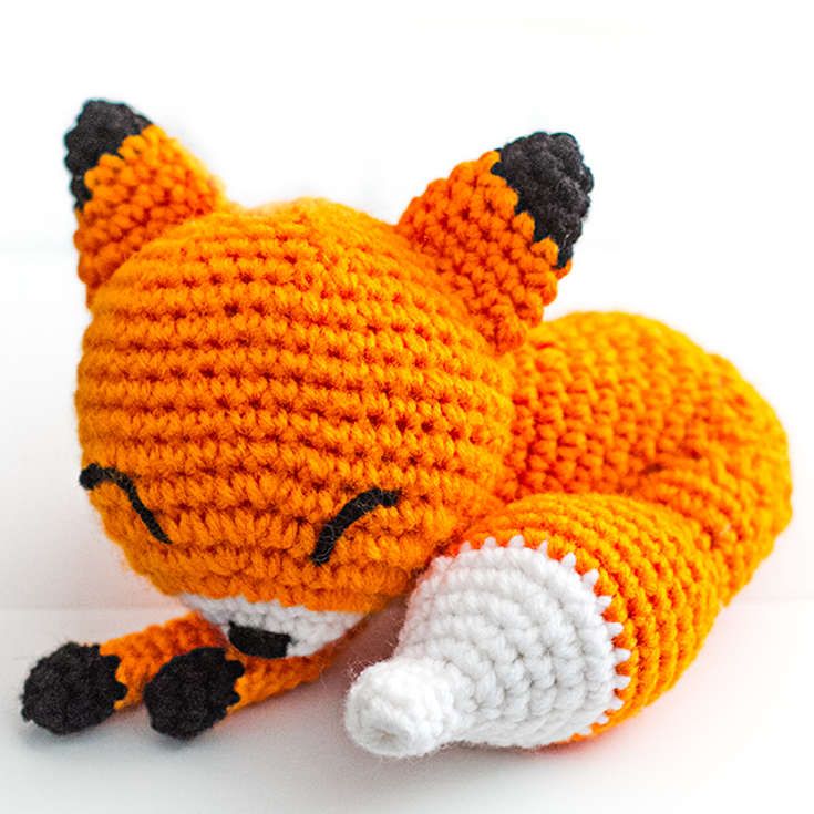 grab this super cute free sleeping fox amigurumi crochet pattern