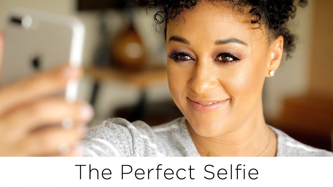 tia mowry s top 5 best selfie tips quick fix youtube