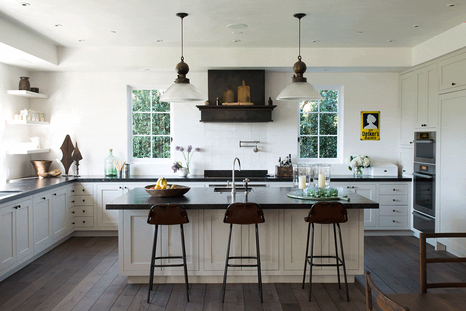 Modern and Stylish Kitchen Island Design and Decorating Ideas