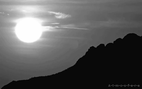 soleil couchant ciel nature noir et blanc image animated gif medium