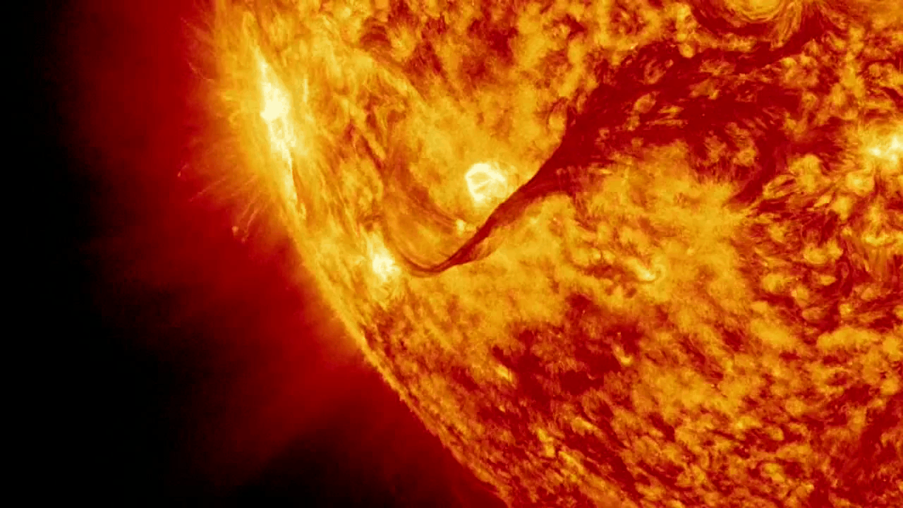 amazing solar flare half a million miles high 1200x830 medium