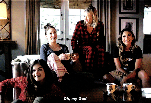 pretty little liars christmas gifs find share on giphy medium