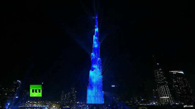 astonishing laser show at burj khalifa dubai celebrates new year medium