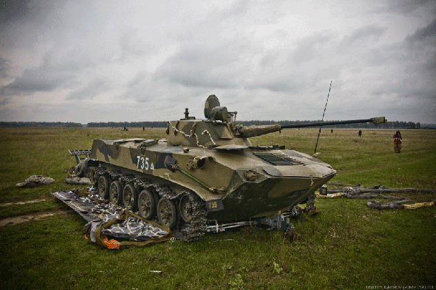 get low a russian bmd paradrop tank settles on its suspension medium