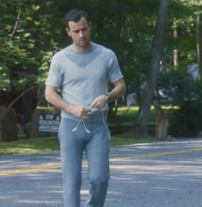gossip justin theroux was mortified by that bulge scene medium