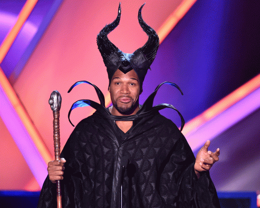 michael strahan wears angelina s maleficent costume medium