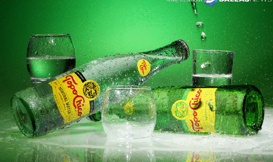 big splash how topo chico went from a taste of mexico to texas cult favorite esequal elliot gifs small
