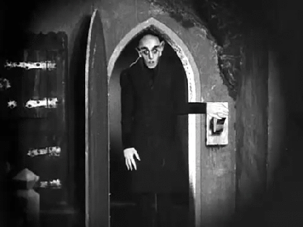 https://cdn.lowgif.com/small/3db70471bd52b272-19-lessons-to-learn-from-these-spooky-vintage-halloween-gifs.gif