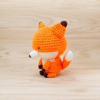kito the fox amigurumi crochet pattern snacksies handicraft small