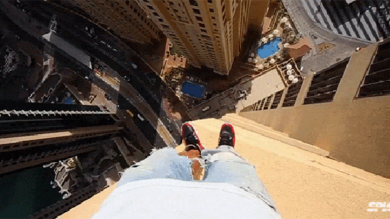 i can t handle this insane parkour run on top of a really tall building small